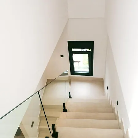 Abril Plaza Private Pool Апартаменты *