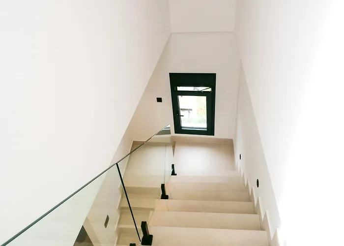 Abril Plaza Private Pool Апартаменты *