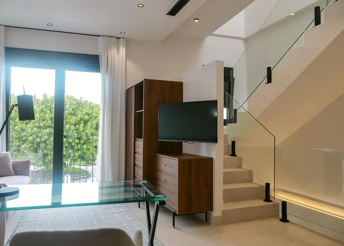 Abril Plaza Private Pool Apartment *