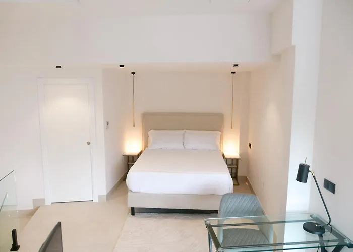 Abril Plaza Private Pool